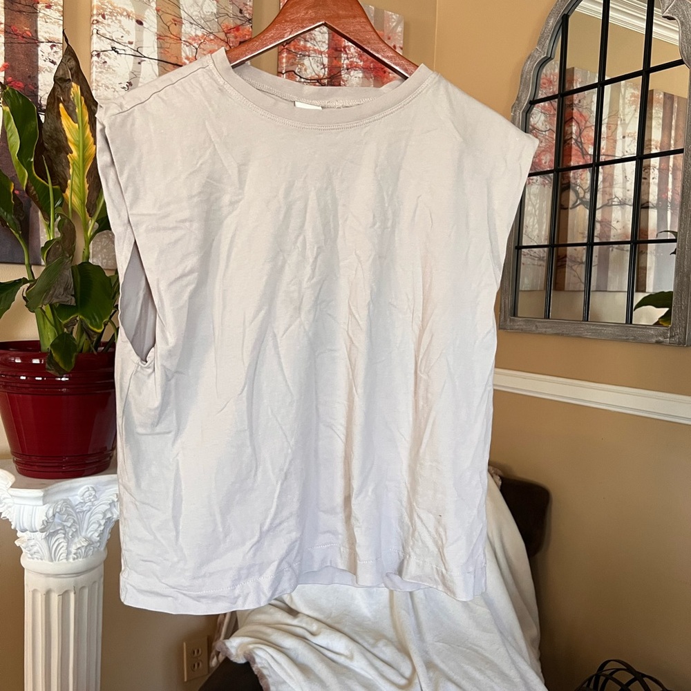 Staple sleeveless top